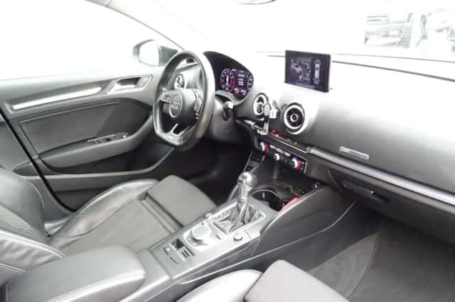 Audi A3 (2016) thumbnail 4