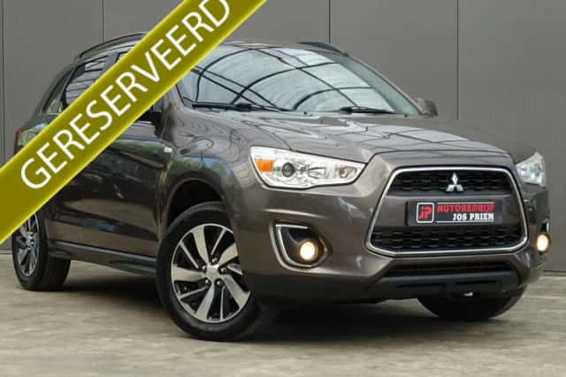 Mitsubishi ASX (2015) thumbnail 1
