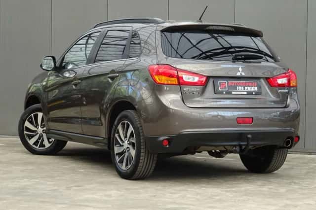 Mitsubishi ASX (2015) thumbnail 2