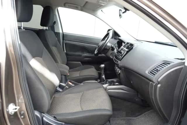 Mitsubishi ASX (2015) thumbnail 3