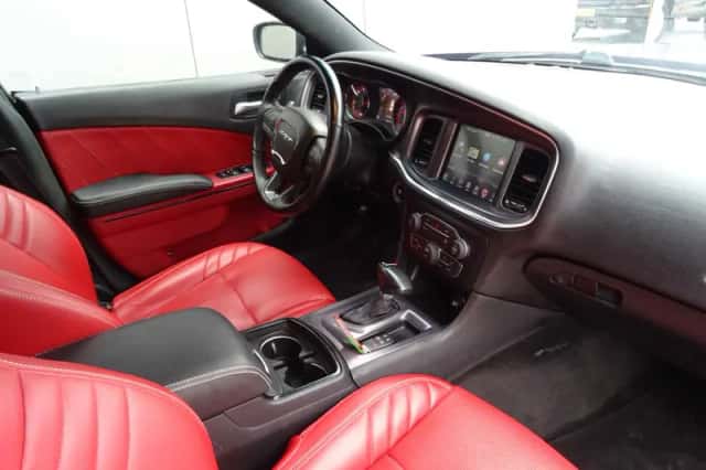 Dodge Charger (2016) thumbnail 4