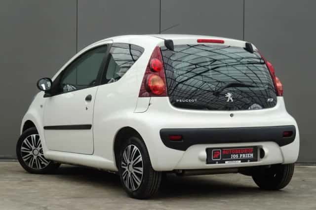 Peugeot 107 (2012) thumbnail 2