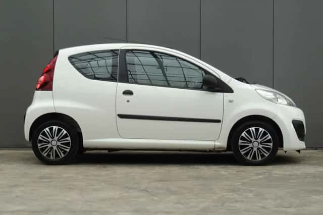 Peugeot 107 (2012) thumbnail 6