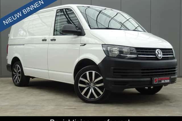 Volkswagen Transporter (2017) thumbnail 1