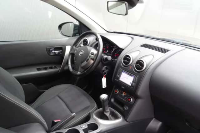 Nissan Qashqai (2013) thumbnail 3