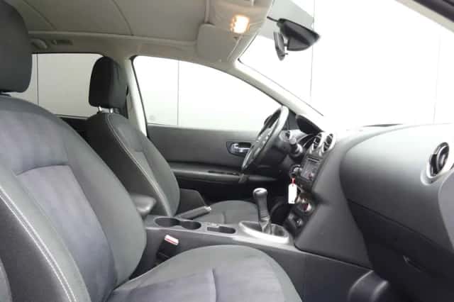 Nissan Qashqai (2013) thumbnail 4