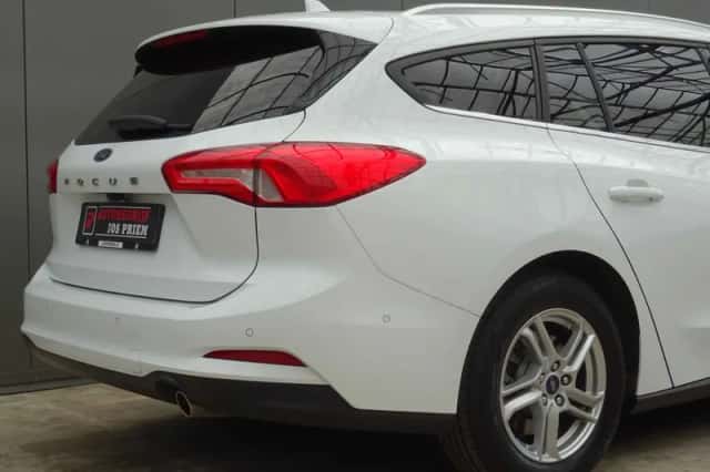 Ford Focus (2019) thumbnail 2
