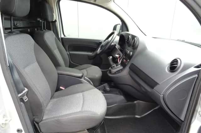 Mercedes-Benz Citan (2016) thumbnail 4