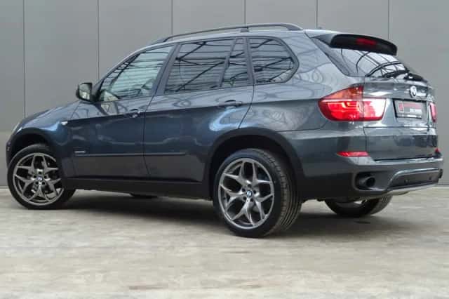 BMW X5 (2012) thumbnail 2