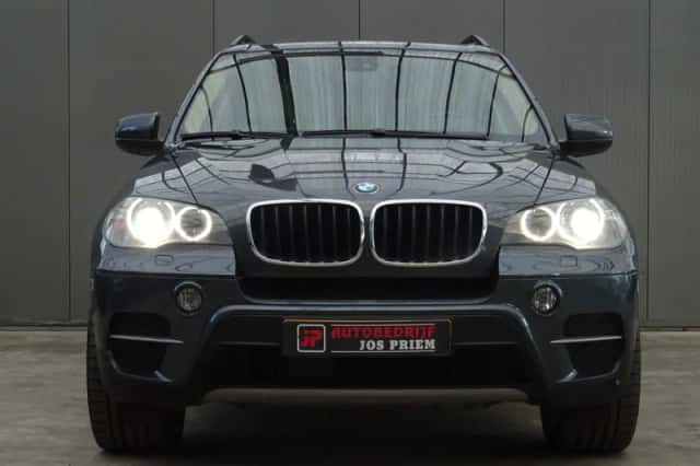 BMW X5 (2012) thumbnail 5
