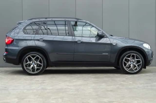 BMW X5 (2012) thumbnail 6