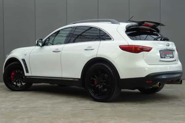 Infiniti FX (2010) thumbnail 2