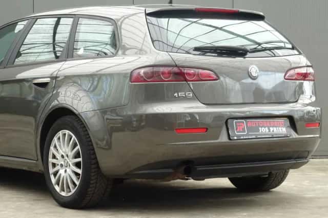 Alfa Romeo 159 (2006) thumbnail 4