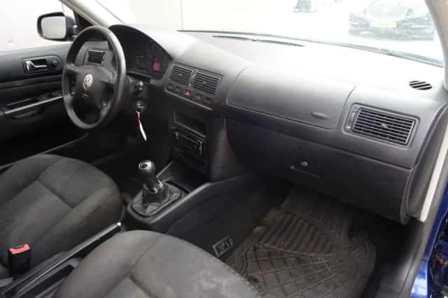 Volkswagen Golf (2004) thumbnail 3