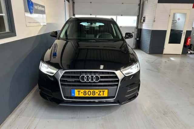Audi Q3 (2015) thumbnail 3