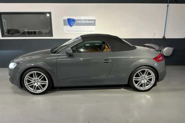 Audi TT (2012) thumbnail 3