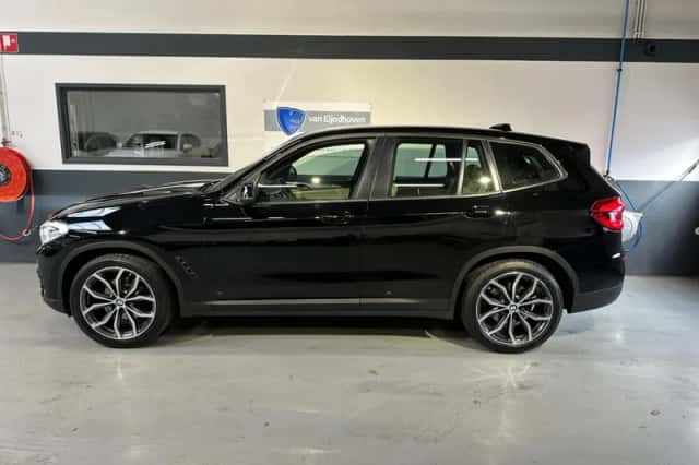 BMW X3 (2018) thumbnail 3