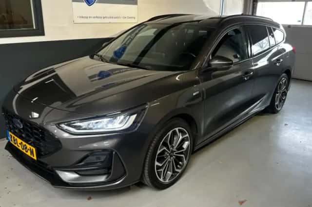 Ford Focus (2023) thumbnail 1
