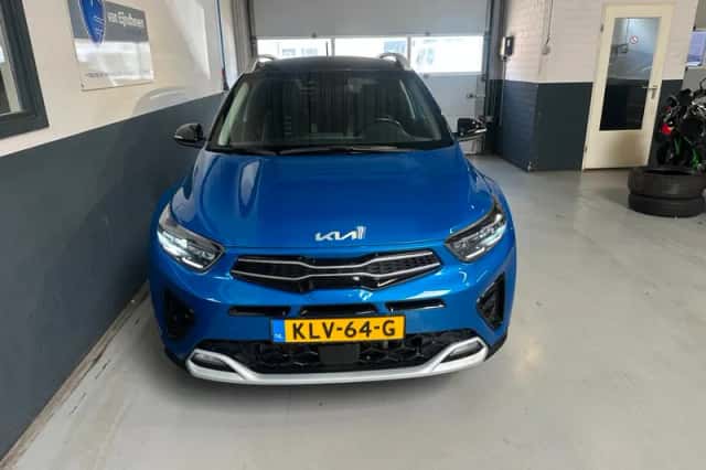 Kia Stonic (2021) thumbnail 4