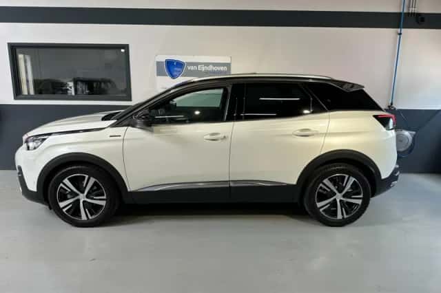Peugeot 3008 (2019) thumbnail 3