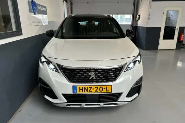 Peugeot 3008 (2019) thumbnail 4