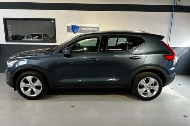 Volvo XC40 (2022) thumbnail 3