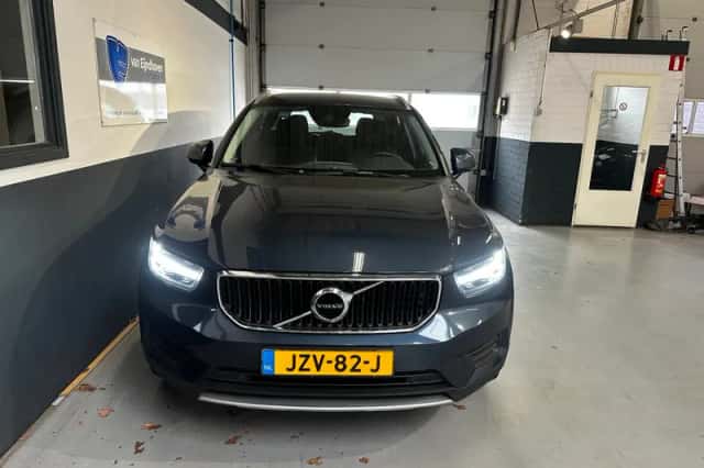 Volvo XC40 (2022) thumbnail 4