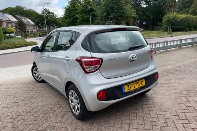 Hyundai i10 (2019) thumbnail 4