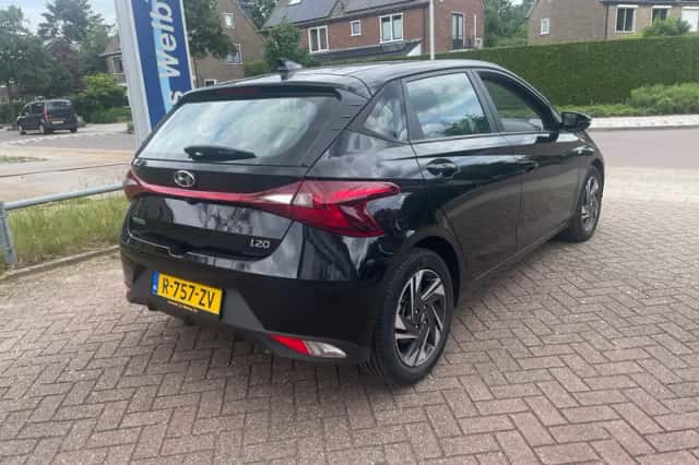 Hyundai i20 (2023) thumbnail 3