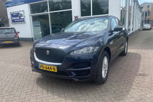 Jaguar F-Pace (2017) thumbnail 1