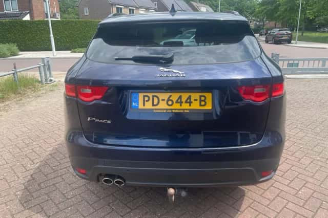Jaguar F-Pace (2017) thumbnail 6