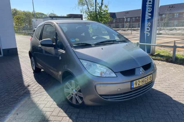 Mitsubishi Colt (2008) thumbnail 2
