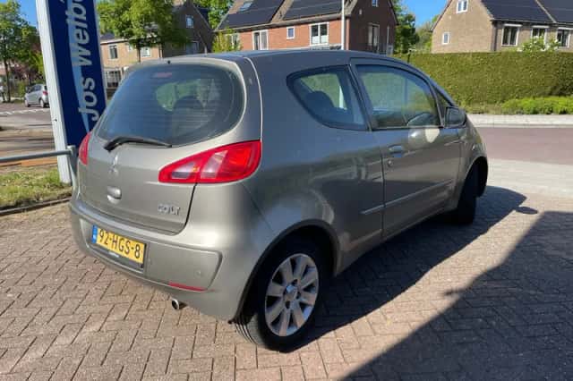 Mitsubishi Colt (2008) thumbnail 3