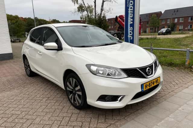 Nissan Pulsar (2017) thumbnail 2