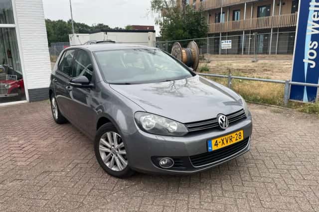 Volkswagen Golf (2011) thumbnail 3