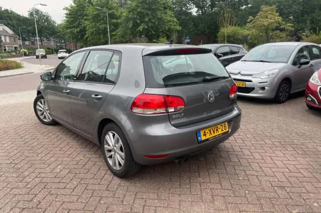 Volkswagen Golf (2011) thumbnail 5