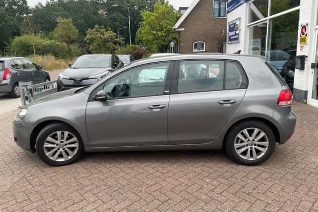 Volkswagen Golf (2011) thumbnail 6