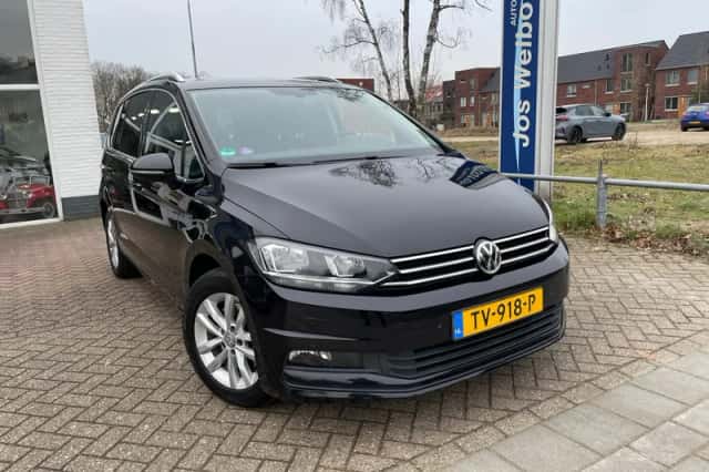 Volkswagen Touran (2018) thumbnail 2