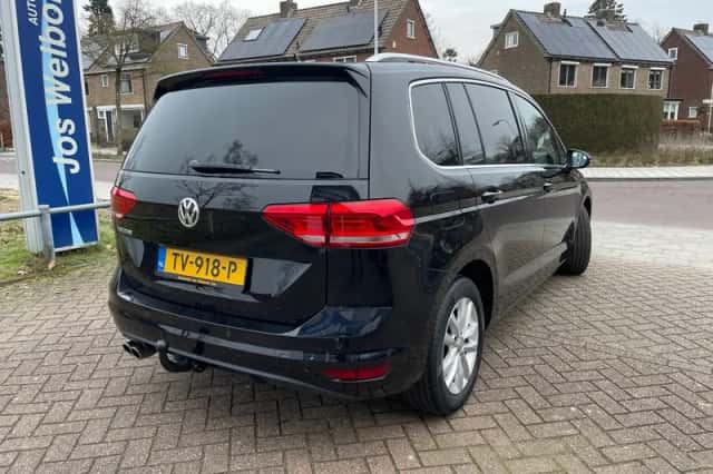 Volkswagen Touran (2018) thumbnail 3