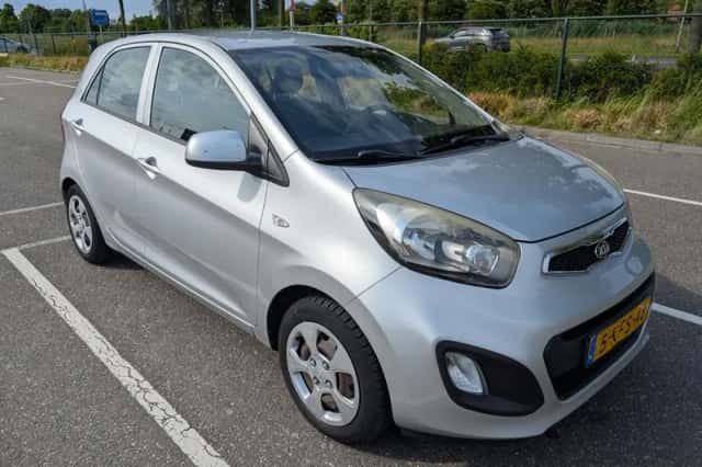 Kia Picanto (2013) thumbnail 2