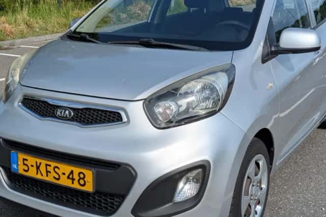 Kia Picanto (2013) thumbnail 2