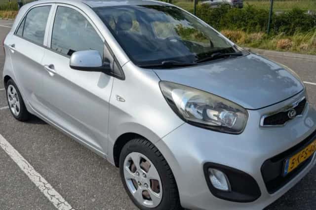 Kia Picanto (2013) thumbnail 3