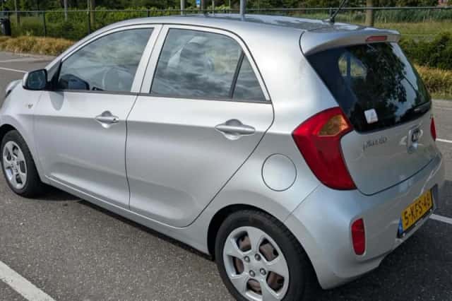 Kia Picanto (2013) thumbnail 4
