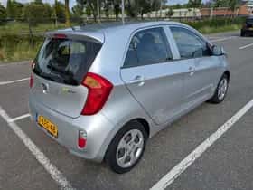 Kia Picanto thumbnail 5