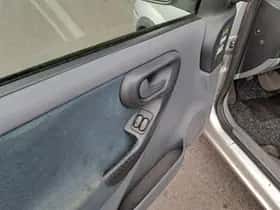 Opel Corsa thumbnail 12