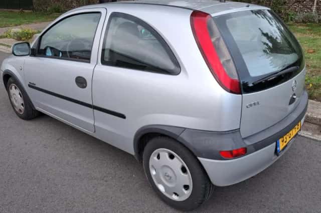 Opel Corsa (2001) thumbnail 5