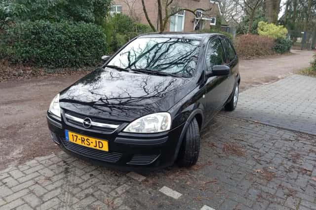 Opel Corsa (2005) thumbnail 1