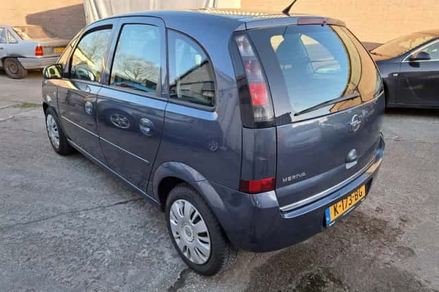 Opel Meriva (2008) thumbnail 4