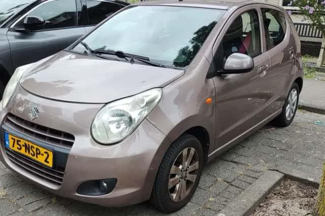 Suzuki Alto (2010) thumbnail 1