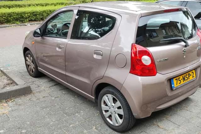 Suzuki Alto (2010) thumbnail 3